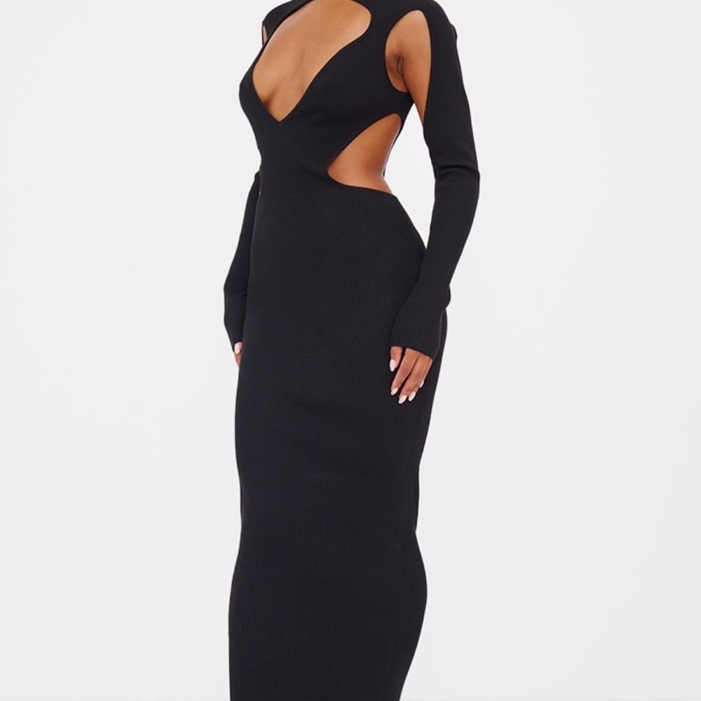 Chic Black Cutout Maxi Dress